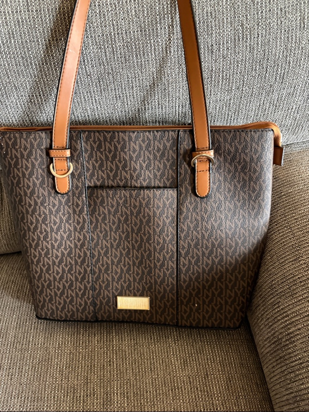 Jones  of NewYork brown tote bag with trim
